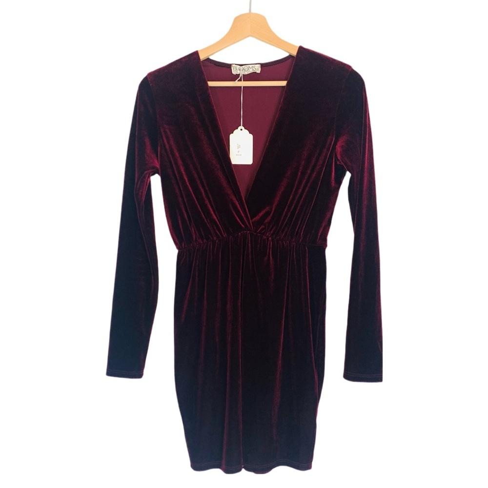 Blooms in the City Maroon Velvet Dress Long Sleeves Deep V Neck Small NWT
